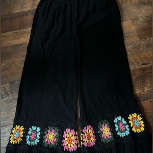 UMGEE wide-leg back pants. Size M.